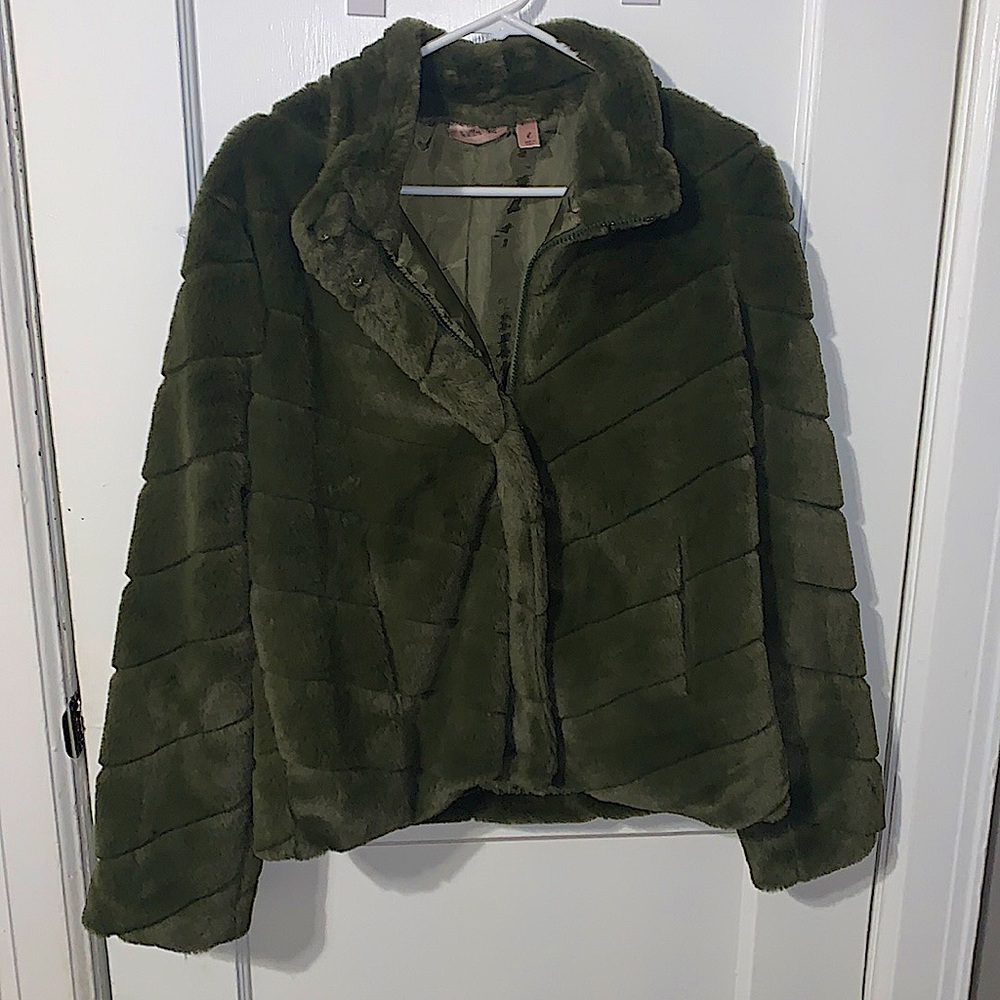 Olive Green Willow Root. Worn once. In great condition.